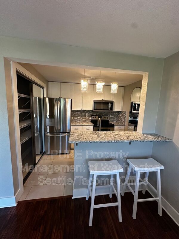 Building Photo - 3008 N Narrows Dr
