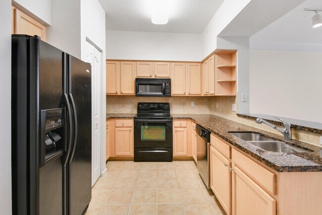 Building Photo - 275 Murcia Dr