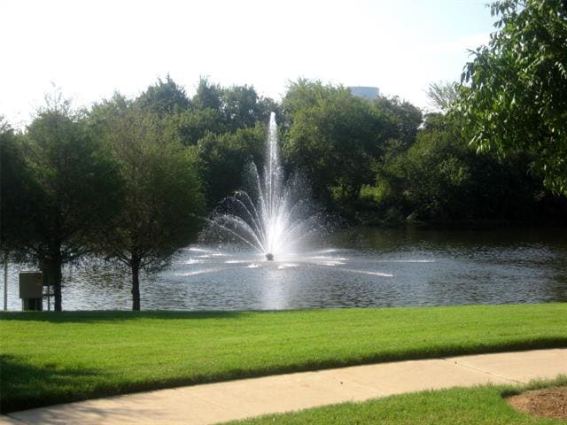 Building Photo - 2412 Ravenwood Ct