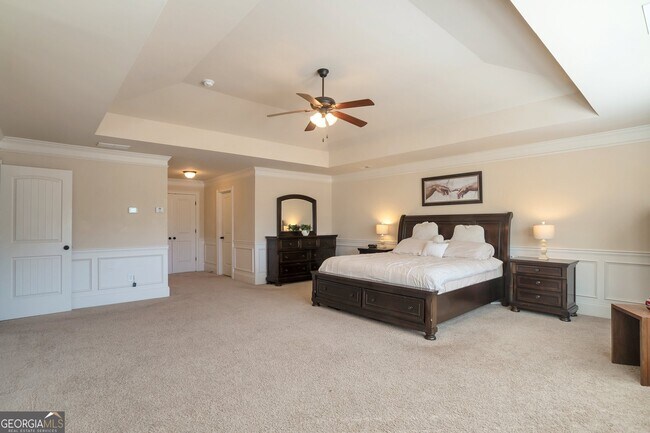 Building Photo - 200 Claret Way