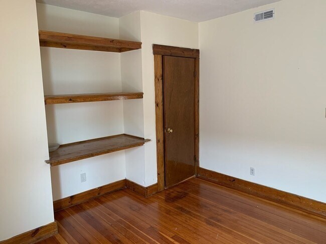 Building Photo - 962 Blue Hill Ave