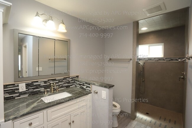 Building Photo - 1707 Evergreen Ave