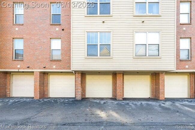 Building Photo - 160 Tiffany Ln Pvt
