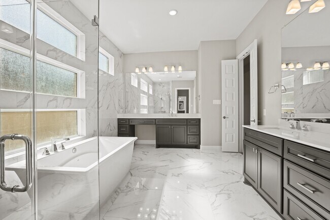 Building Photo - 10823 Sandy Iss Ct