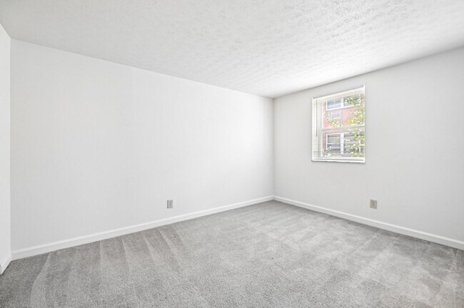 Building Photo - 1738K E. Long St.