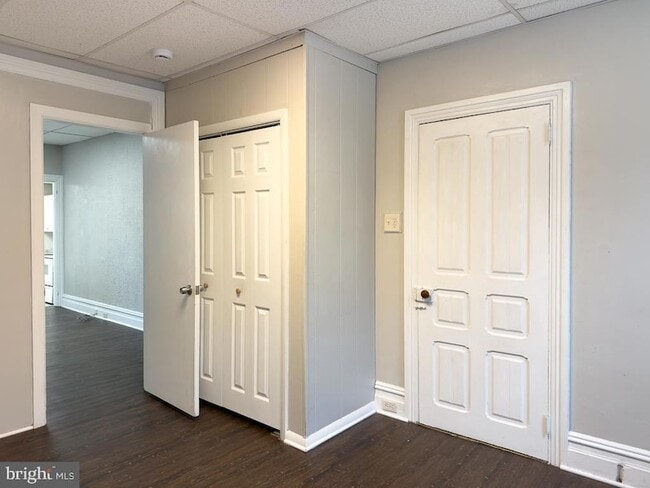 Building Photo - 658 Walnut St