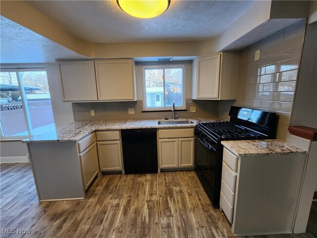 Building Photo - 2452 Bromley Rd