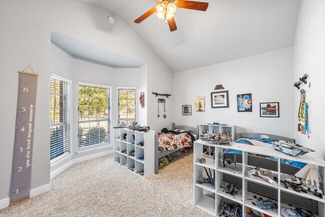 Building Photo - 169 Windchime Way