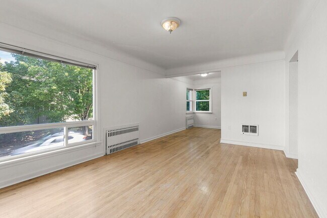 Building Photo - 508 SE 15th Ave
