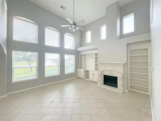 Building Photo - 10815 Lake Raven Ct