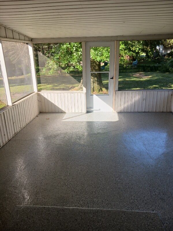 Building Photo - 1722 Billview Dr
