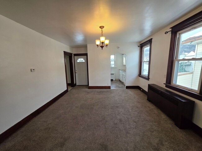 Building Photo - 1122 9th St