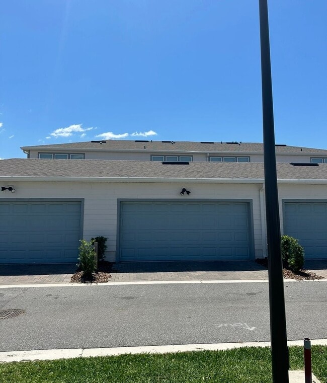 Building Photo - Isles of Lake Nona!! 3 Bedroom 2.5 Bathroom Townhome