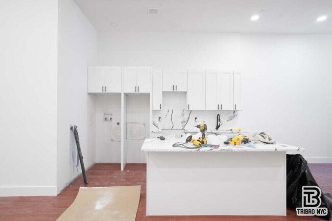 Building Photo - 2 bedroom in BROOKLYN NY 11211