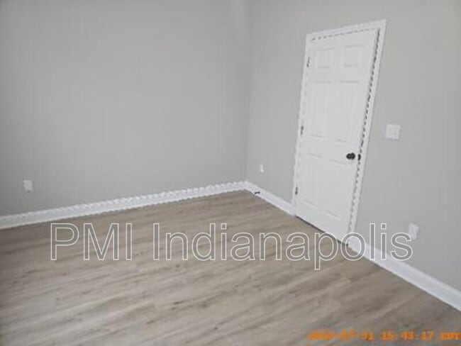 Building Photo - 640 N Parker Ave
