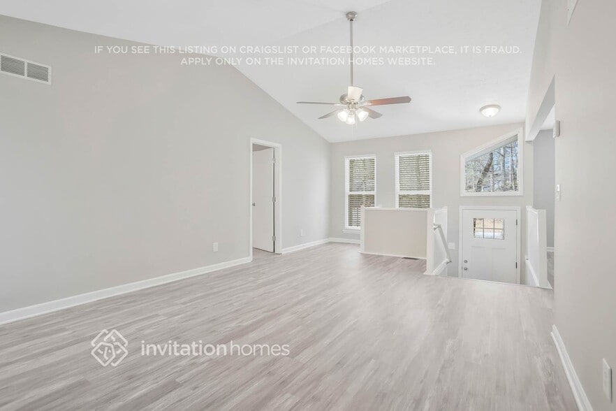 Building Photo - 3102 Carmel Dr