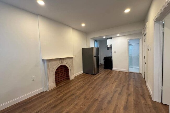 Building Photo - 30 E 127th St