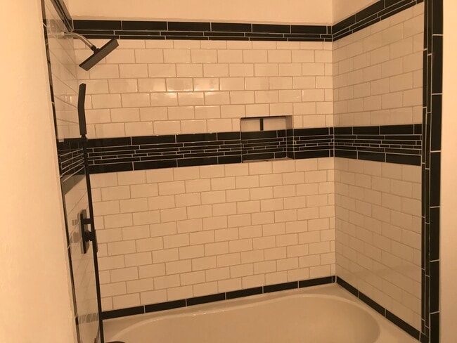 Bath 1 - 3873 Rugged Cir