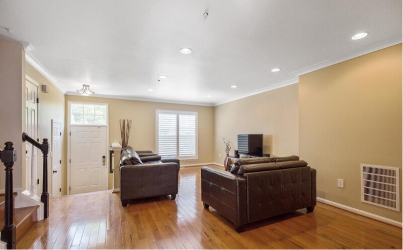 Building Photo - 2333 Massanutten Dr