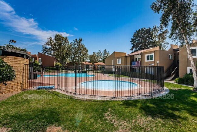 Building Photo - 17087 W Bernardo Dr