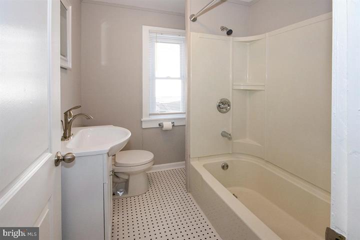 BATHROOM - 106 Haines Ave