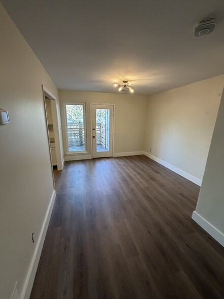 Building Photo - 3155 Cape Cir