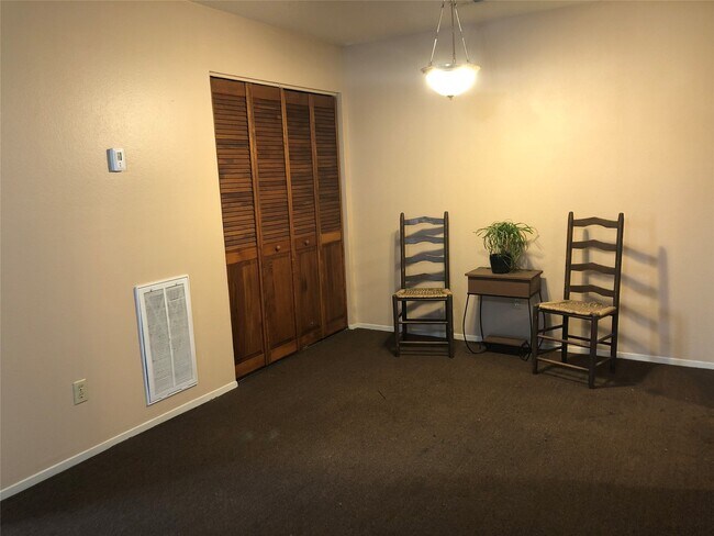 Building Photo - 1022 Wilson Rd