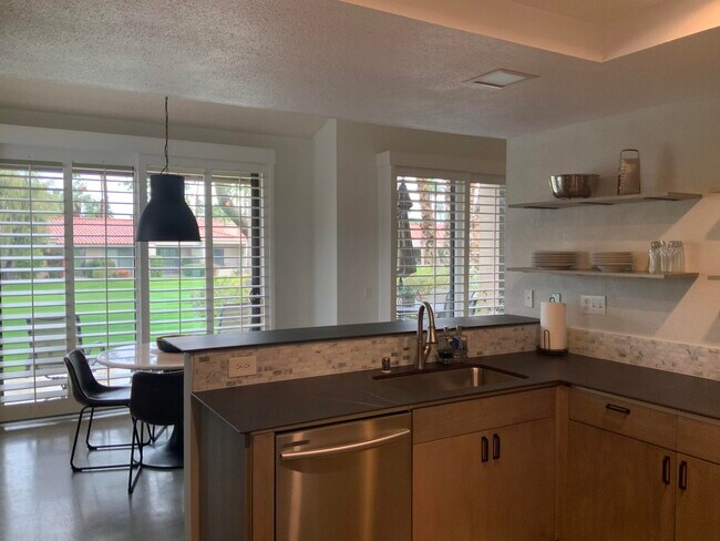 Building Photo - 38540 Lobelia Cir