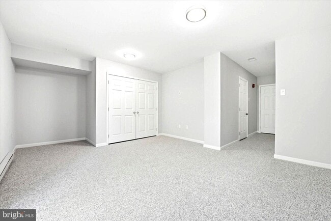 Building Photo - 248 Roosevelt Ave