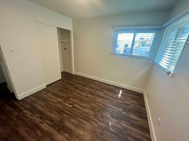 Building Photo - Two Bedroom Apartment at Moonlight Beach