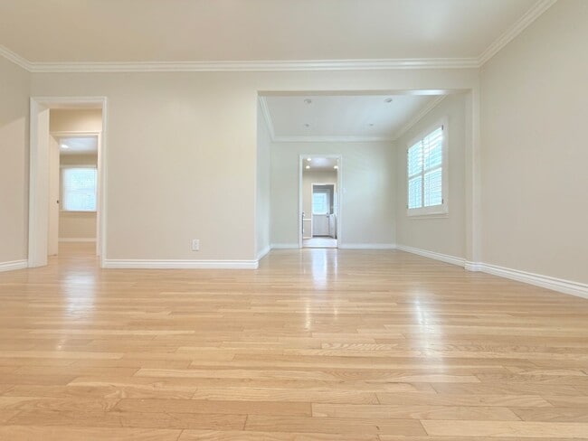 Building Photo - Upgraded 2-Bedroom Home with Garage, Yard ...