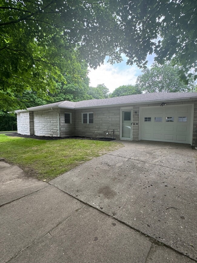 Building Photo - 701 Ravine Park Blvd