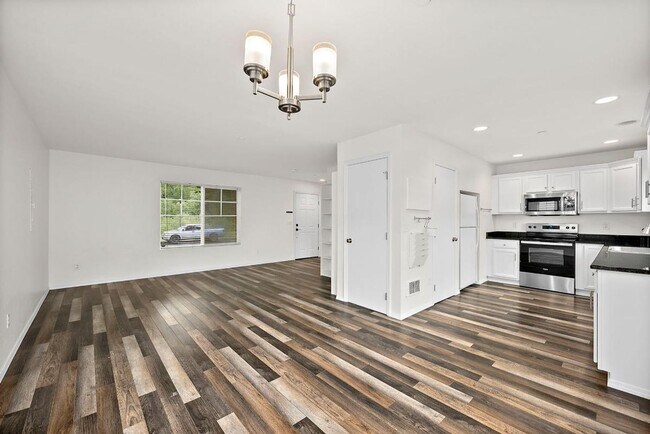 Building Photo - Cozy DuPont Home with Fenced Yard, 2-Car Garage & Minutes to JBLM!