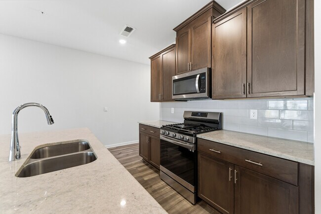 Building Photo - 1429 Vayda Ct