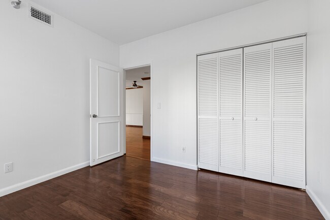 Building Photo - 1000 S Harbour Island Blvd