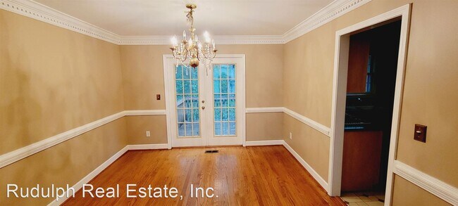Building Photo - 4 br, 3.5 bath House - 1813 Strawberry Lane