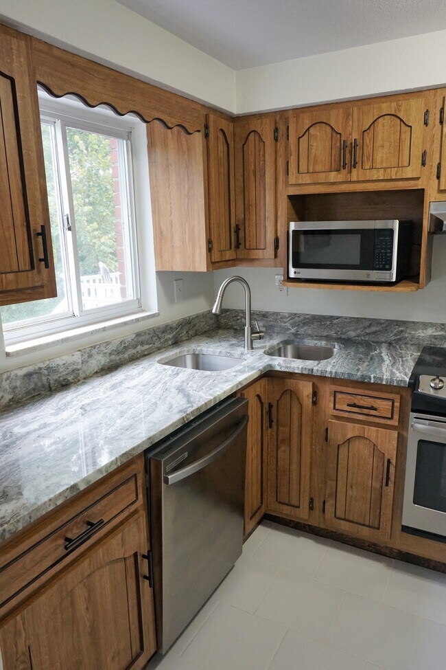 Building Photo - 3147 Glendale Ave