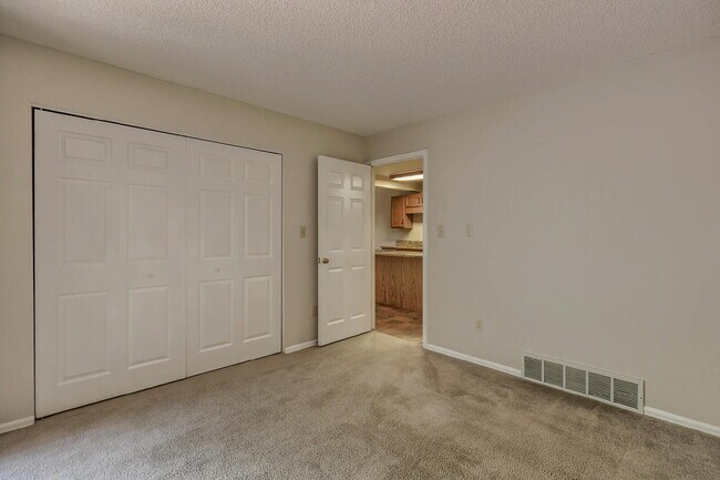 Building Photo - Comfortable 2BR + Loft Home — Close to For...
