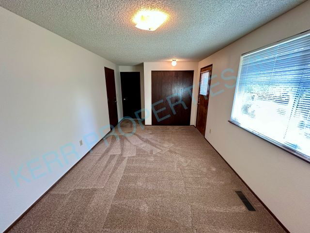 Building Photo - 5021 SE 111th Ave