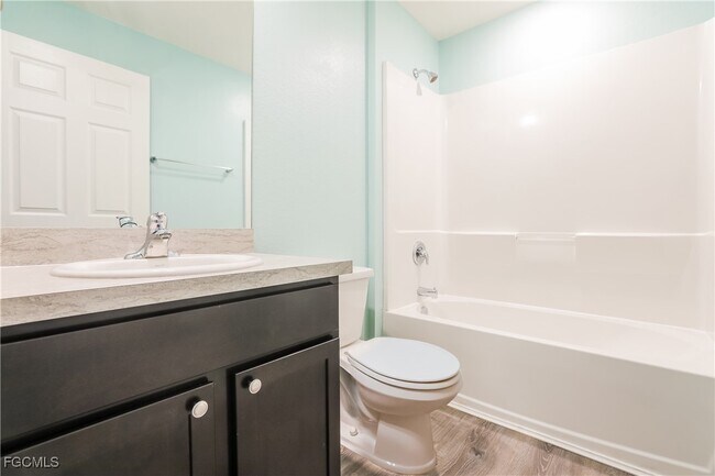 Building Photo - 1089 Knotty Pine Ave