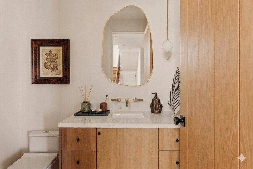 Building Photo - 17852 Saticoy St