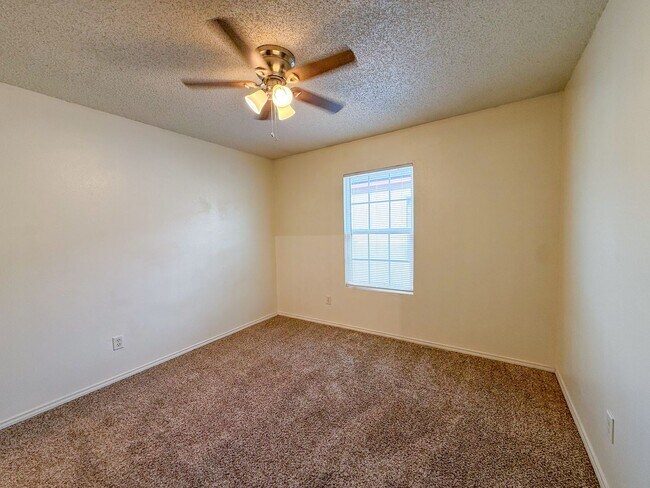 Building Photo - Spacious 1 Bedroom Apartment in Lubbock!