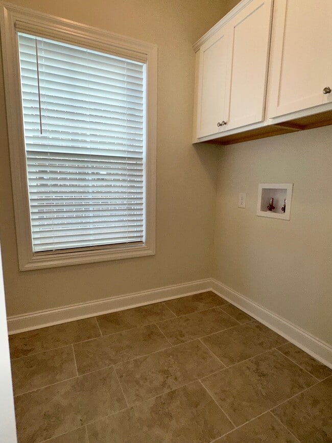 Building Photo - 3113 Drumfinn Dr