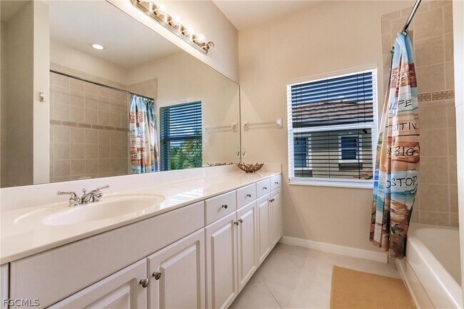 Building Photo - 3100 Cottonwood Bend