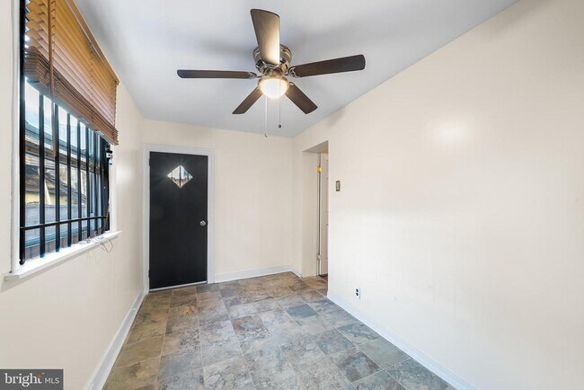 Building Photo - 1114 Snyder Ave