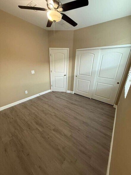 Building Photo - 41326 W Jenna Ln