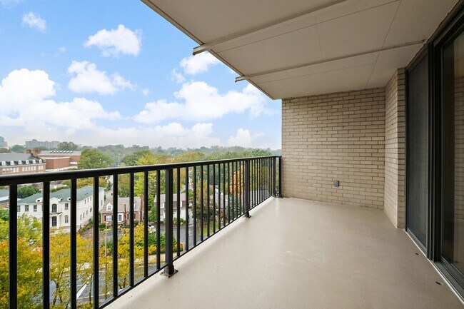 Building Photo - Spacious, and Sunlit 1 BD/1 BA Condo w/Reserved Garage Parking and Utilities Included in Chevy Ch...