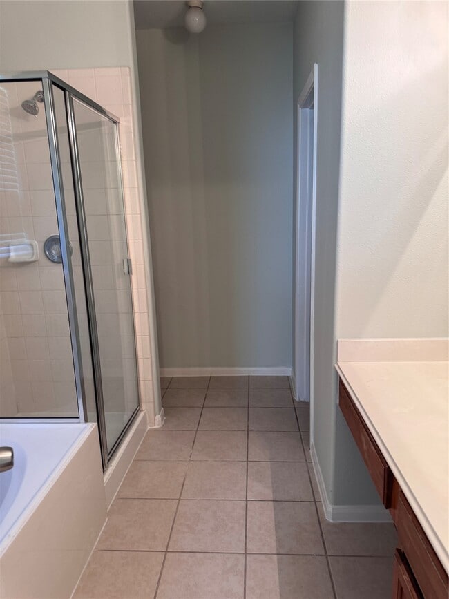 Building Photo - 21003 Kirkland Woods Dr