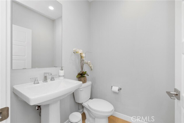 Building Photo - 136 Modjeska