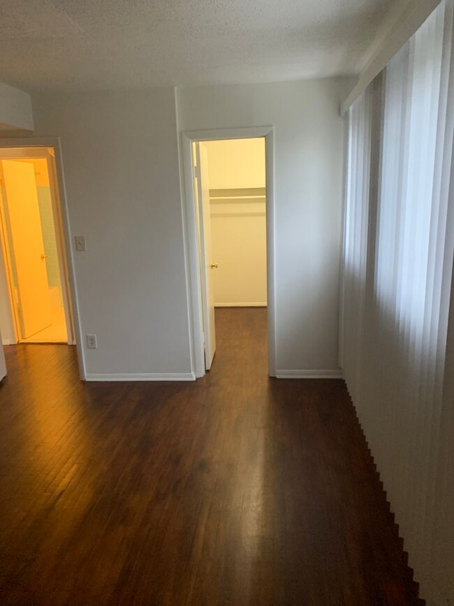 Interior Photo - 42ND FLATS